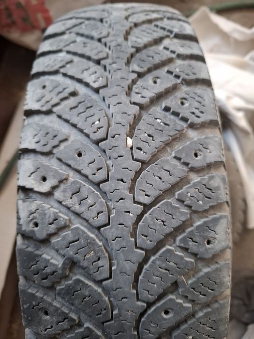 Зимние шины 2 штуки