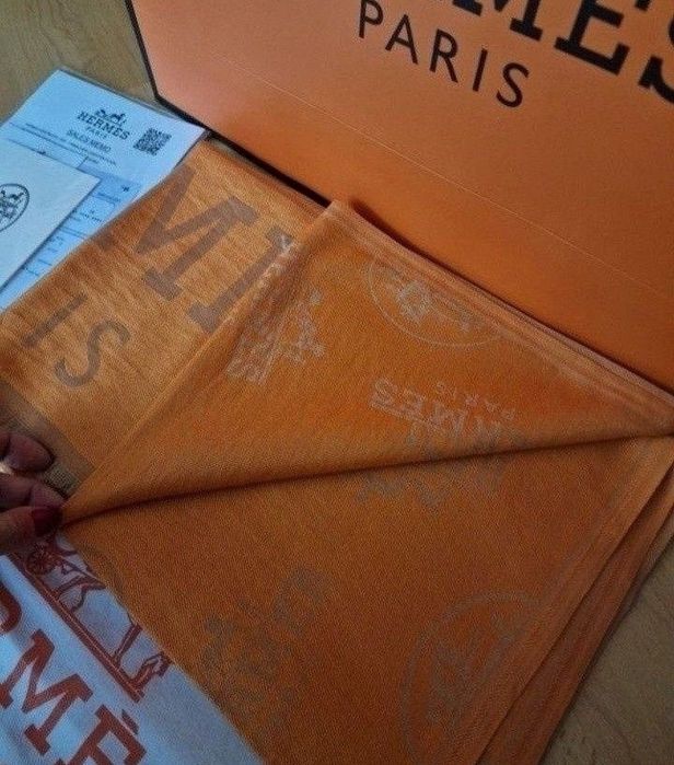 Geanta damă model Kelly+esarfa cu 2 fete,saculet, etichetă