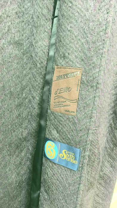 Ново Палто (без етикет) с интересен десен и състав, размер 46, XL/XХL.