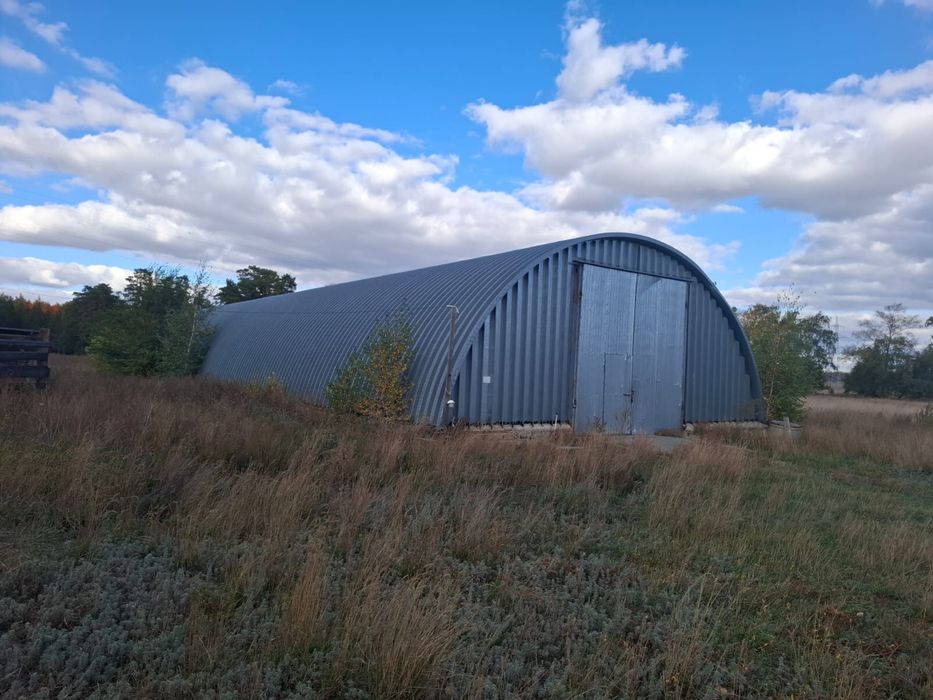 Продается участок с домом и ангаром