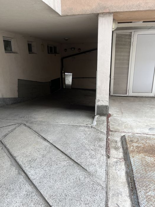 Дава се под наем Гараж / Паркомясто в София, Център - 18 кв.м за 76.5 € - Снимка #1