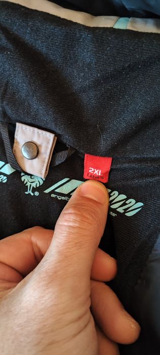 Дамско яке STRAUSS