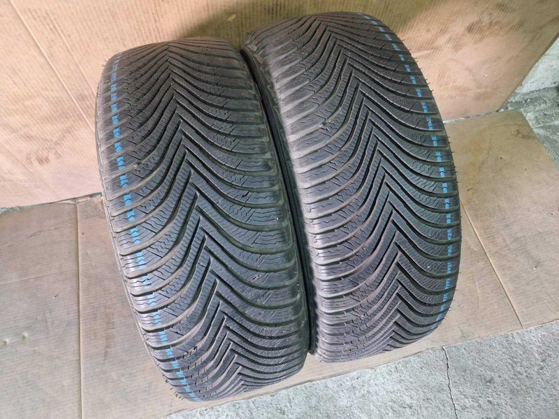 2 Michelin R17 215/55
зимни гуми 
DOT1917