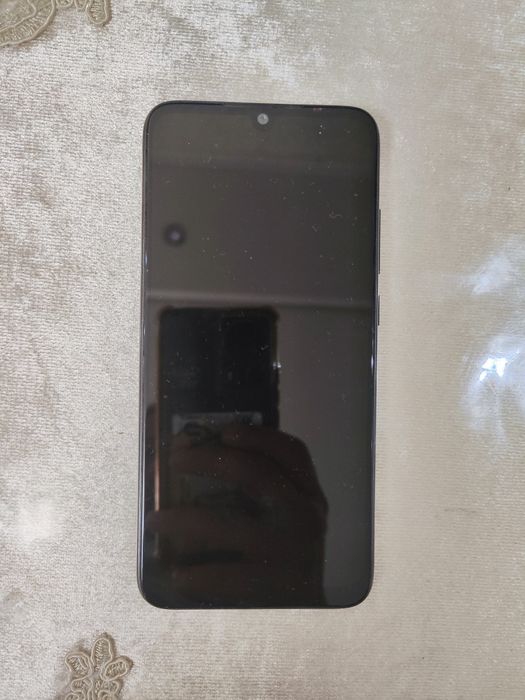 Продам RedMi Note 7 Global 4/128gb + Mi Band 6