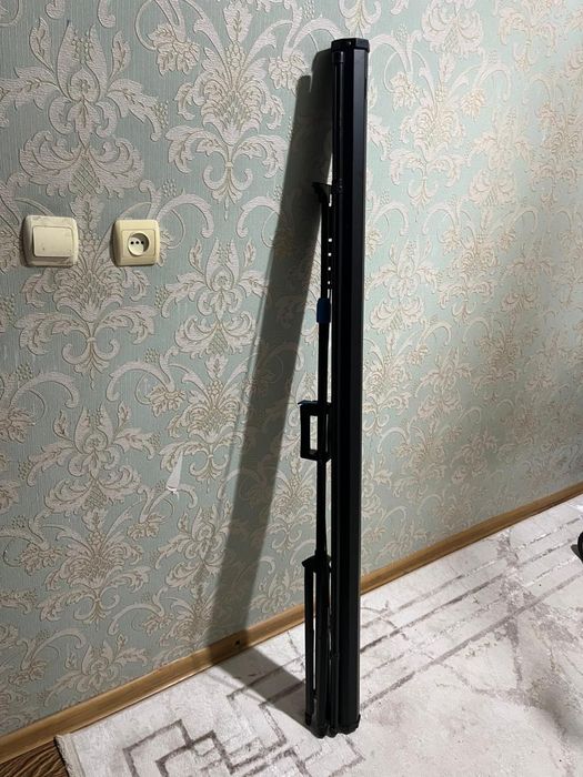 Экран для проектора на штативе