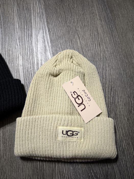 Caciula Fes Ugg noua/new unisex