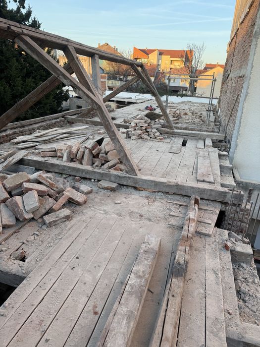 Lemn acoperis  uscat fara carii si putregai , drept si uscat