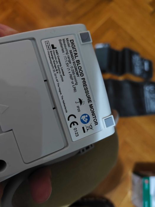 SENDO ECONOMY Апарат за кръвно налягане / Полуавтомат