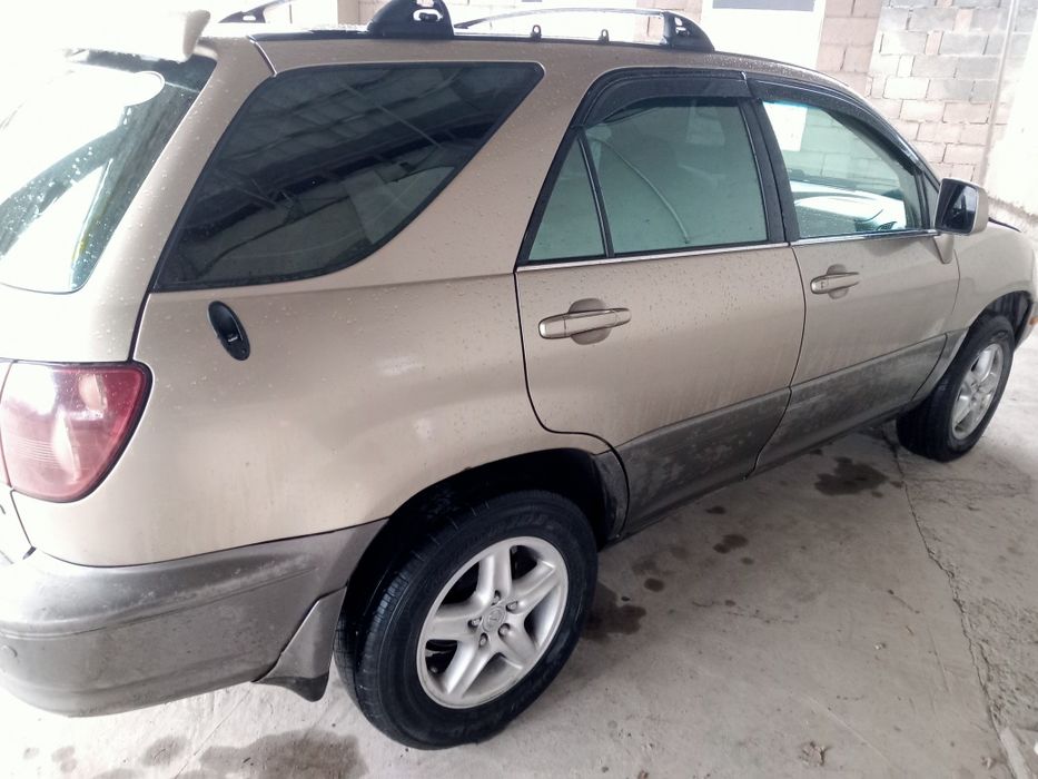 Продам Лексус в хорошем состоянии