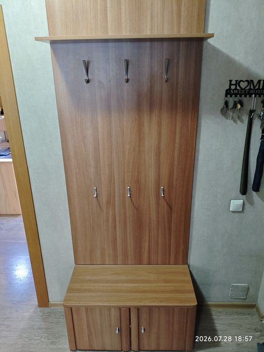Вешалка в прихожую