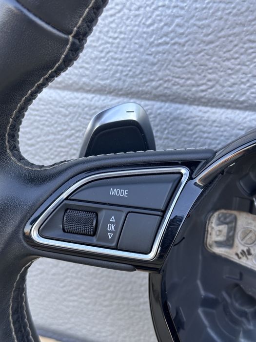 Скосен волан AUDI SQ5 S4 S5 8R0419091AG