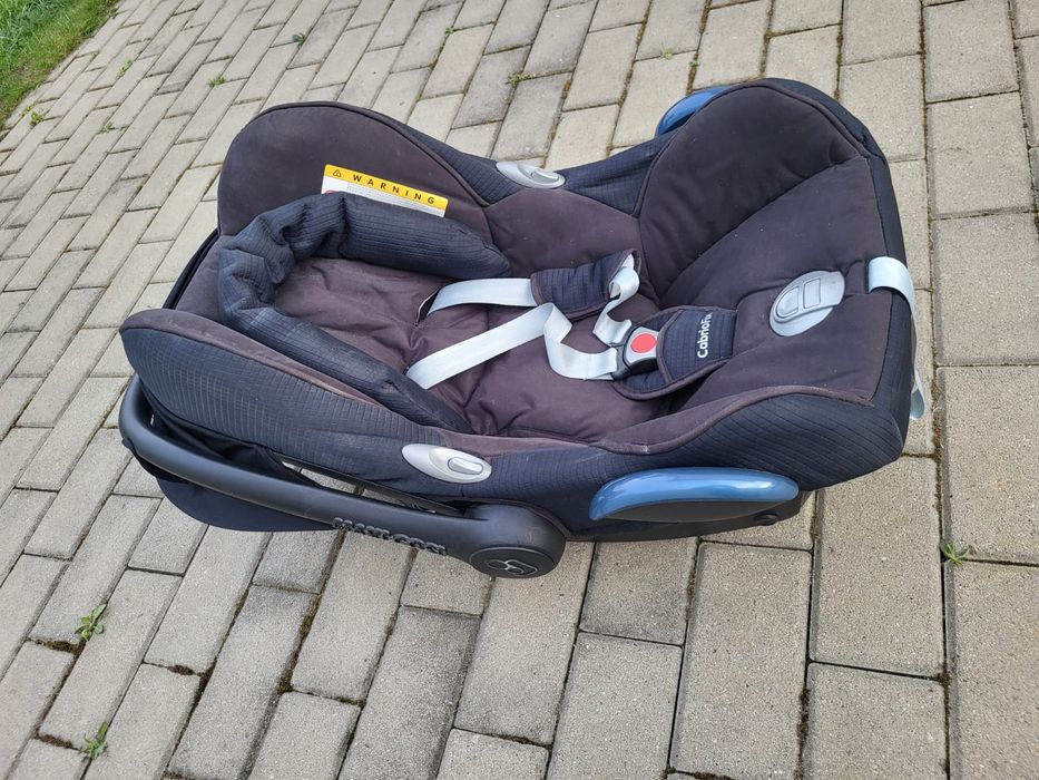Scaun auto (scoică) pentru copii Maxi-Cosi CabrioFix, conceput pentru grupa de vârstă 0-13 kg.