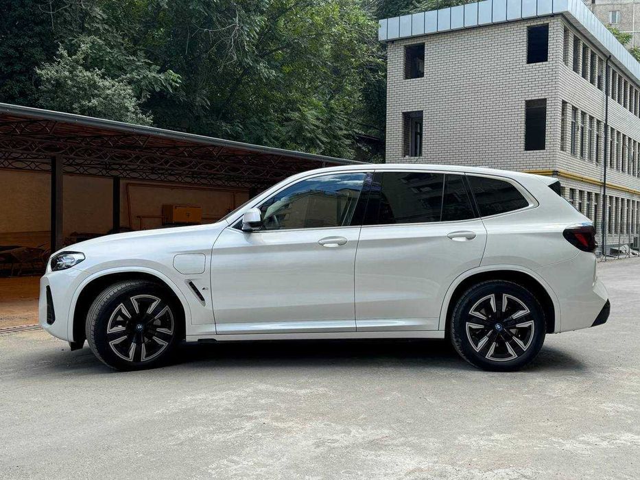 BMW iX3, 2023 год
