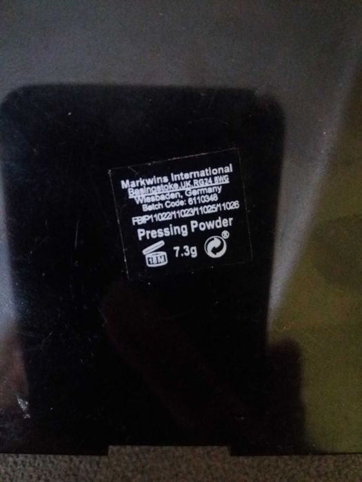 Козметика сенки за очи и пресинг пудра руж