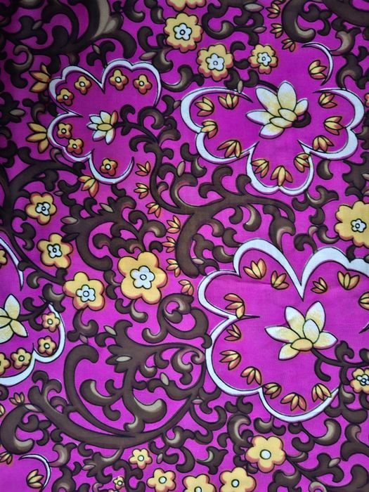 Отрез натуральной ткани крепсатин советского периода