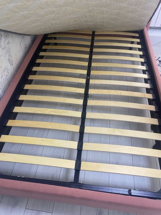 Продам кровать полуторка