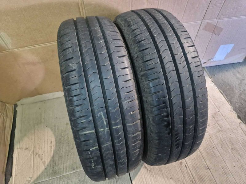 2 Nexen R15С 215/70/ 
летни бусови гуми DOT0921