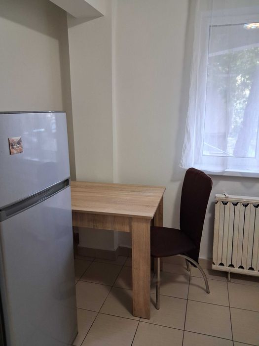 Închiriez ap.2 camere zona Decebal