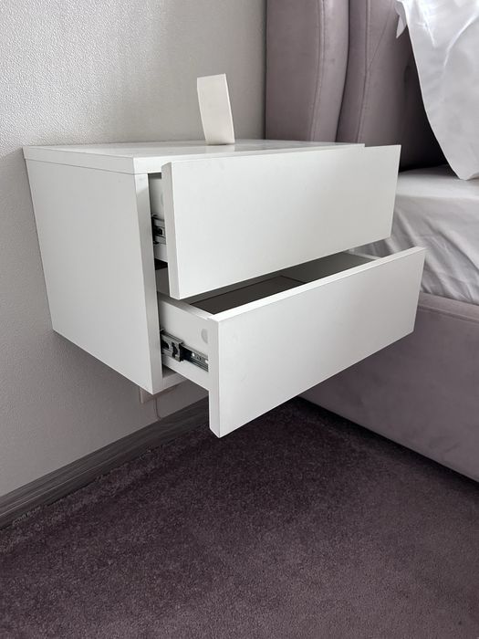 Прикроватные навесные полочки