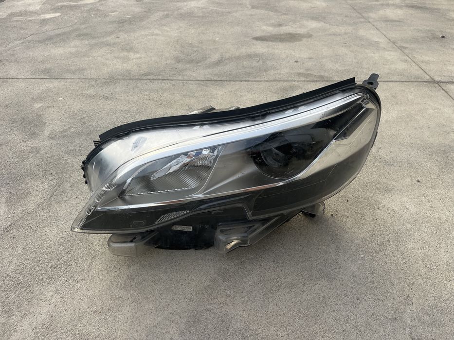 Фар Peugeot Expert Xenon Technology