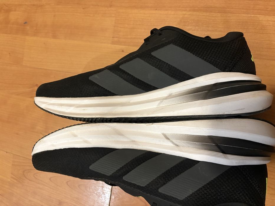 Маратонки Adidas 48