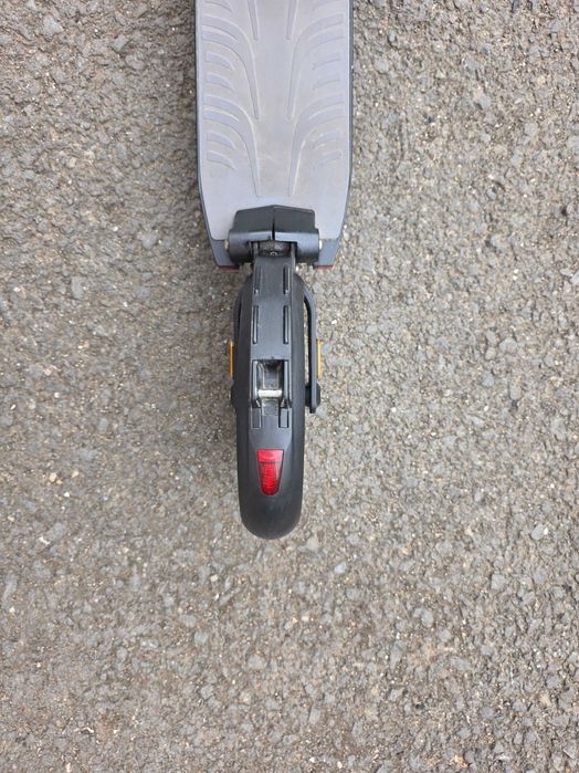 Trotineta electrica E-TWOW Booster ES – stare foarte buna, 1674 km, baterie originala