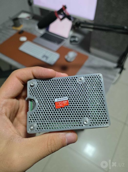 Raspberry Pi 4B 4GB + case, kuler, blok pitaniya, 32GB SD