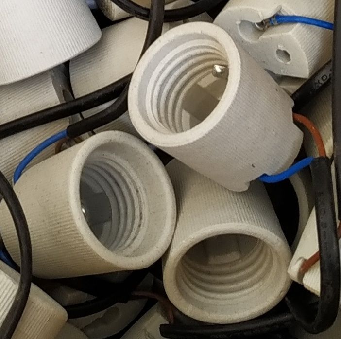 Патрон лампа керамически сотилади срочни оладиганла телефон қилила