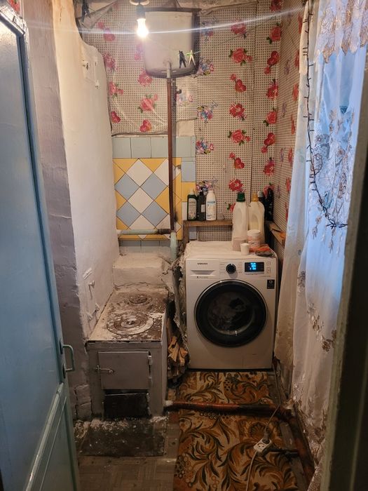 Продам дом возле озера с участком