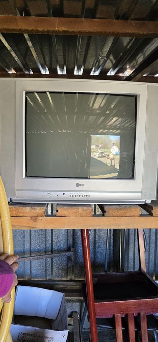 Продам телевизор LG