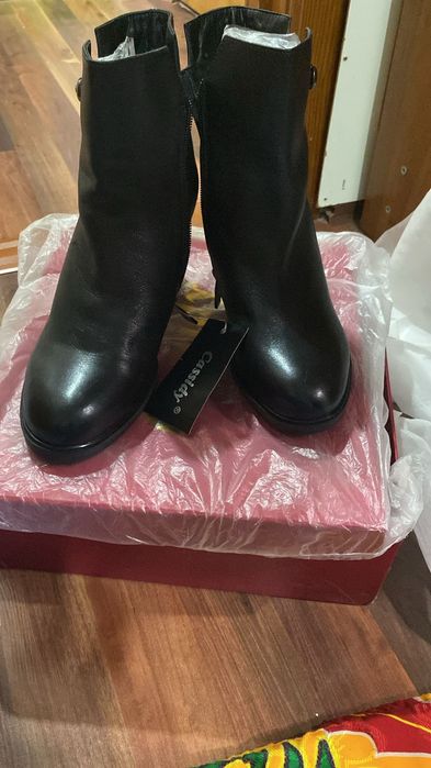 Женский обувь.Новая.