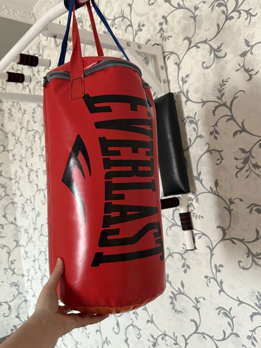 Груша для тренировки, новая с перчатками