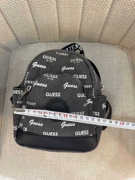 Дамска раница guess