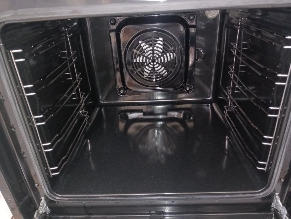 Свободно стояща печка с керамичен плот Gram 2 години гаранция!