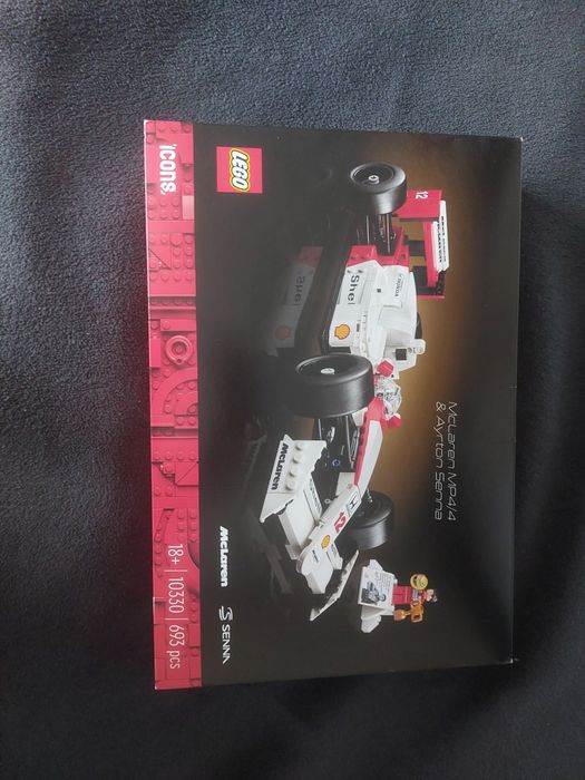 LEGO - McLaren MP4/4 и Айртон Сена