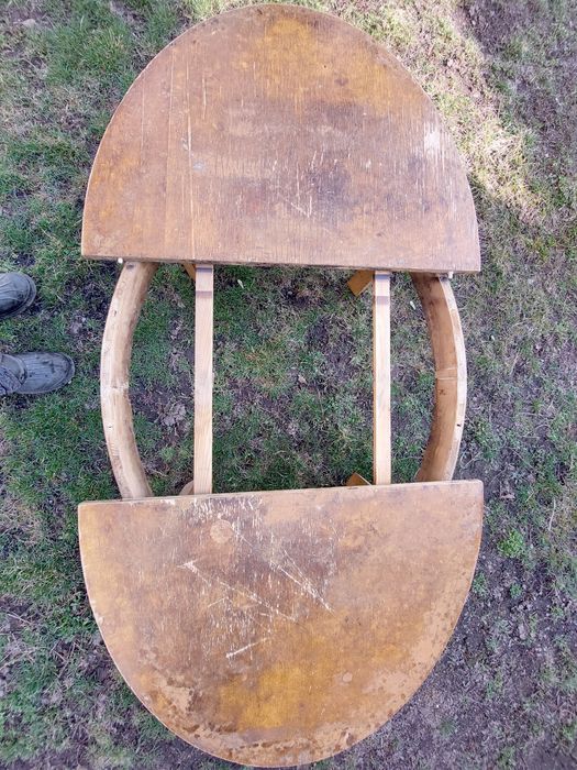 Продам стол (овальный)