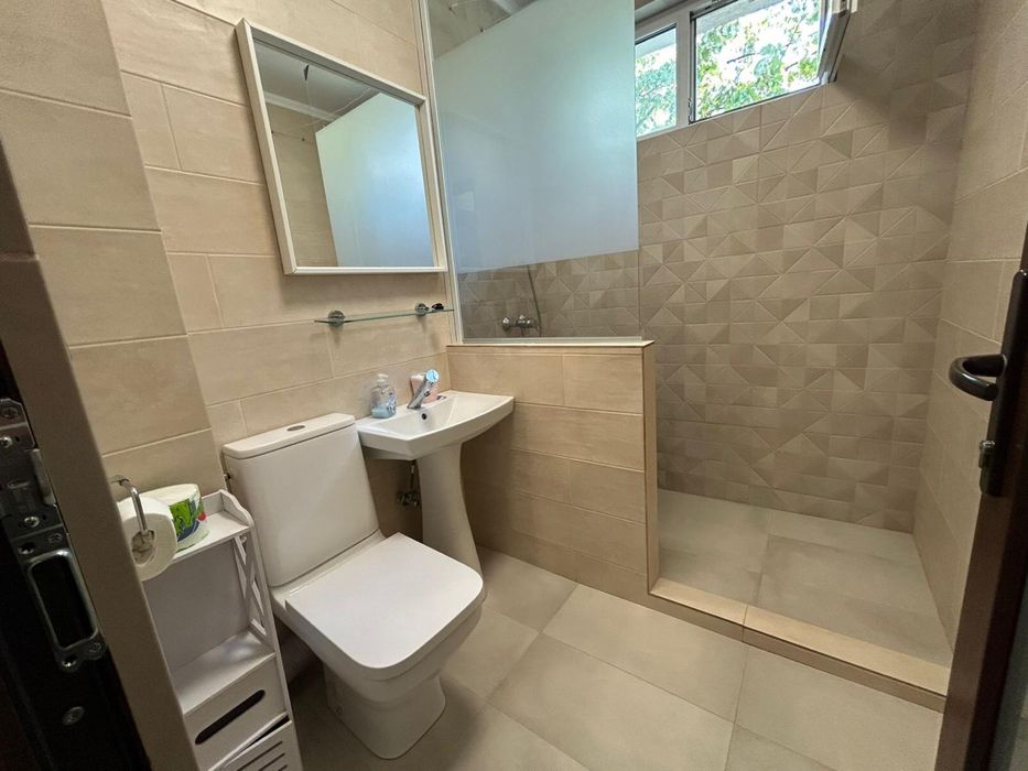 Apartament 3 camere , zona tomis 2 Constanra