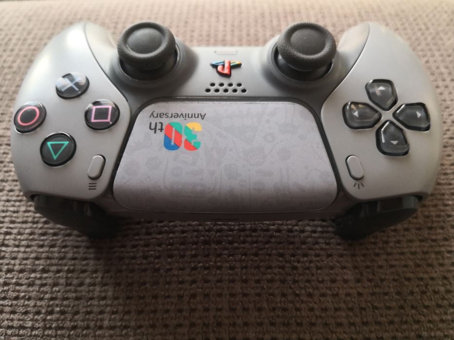 Sony Dualsense 30th Anniversary Limited Edition НОВ С ГАРАНЦИЯ  контролер / джойстик PS5