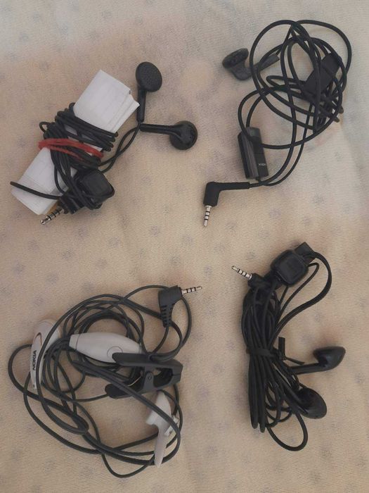 Чисто нови слушалки SAMSUNG, NOKIA, LG и други