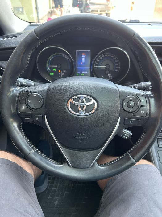 Toyota Auris 1.8 Hybrid