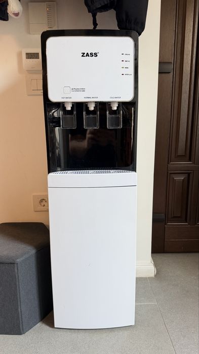 Vand Dozator de apă de podea cu compresor Zass ZWD 22 C (Culoare Alb cu Negru)