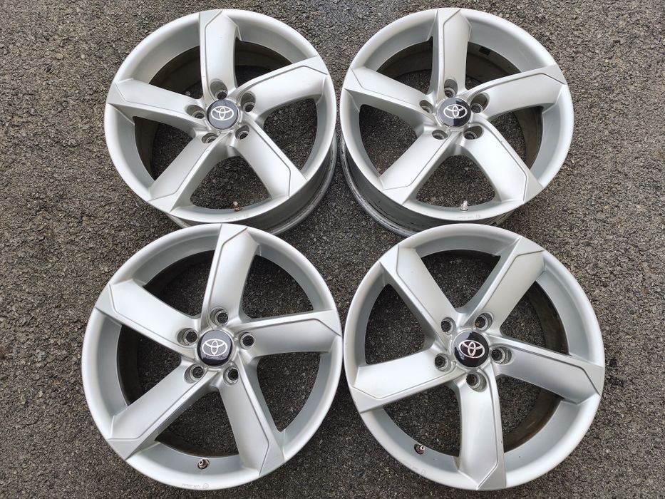 Тойота/Toyota; 17 цола 5х114,3; 4бр. лети джанти