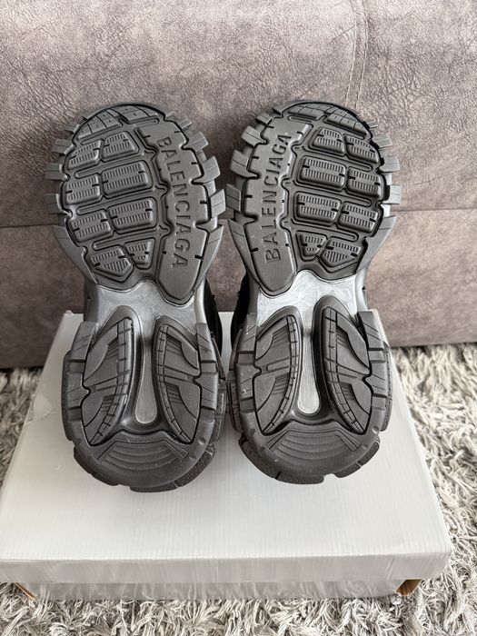 Balenciaga track noi full box