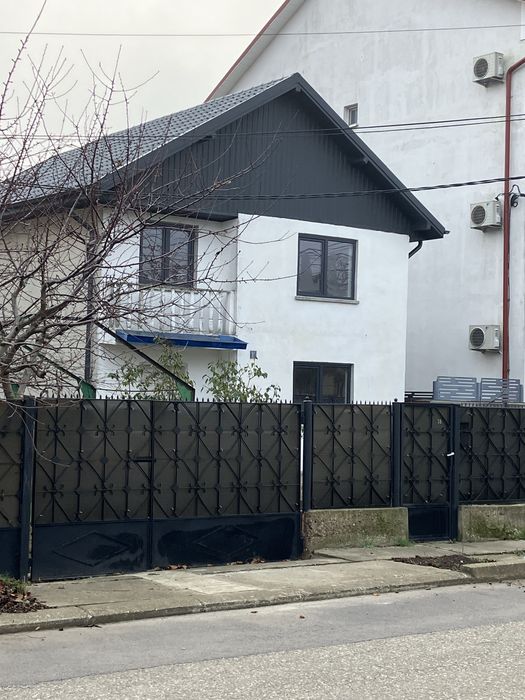 Casa si teren de vinzare