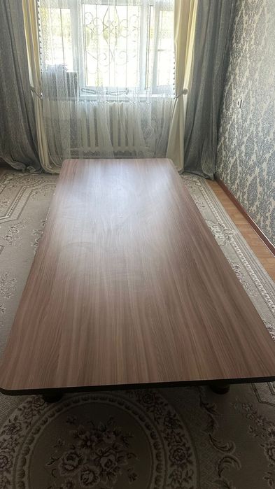 Стол для госттей