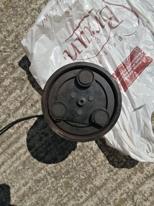 Vând kompresor Klima Mazda 6 / 250 lei