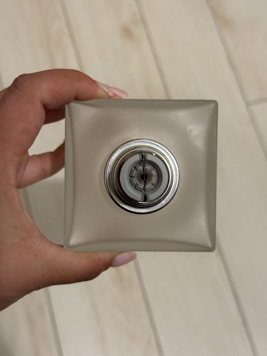 Продам оригинальную лампу Beger!!!