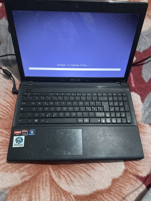 Leptop pentru piese sau si pentru folosință