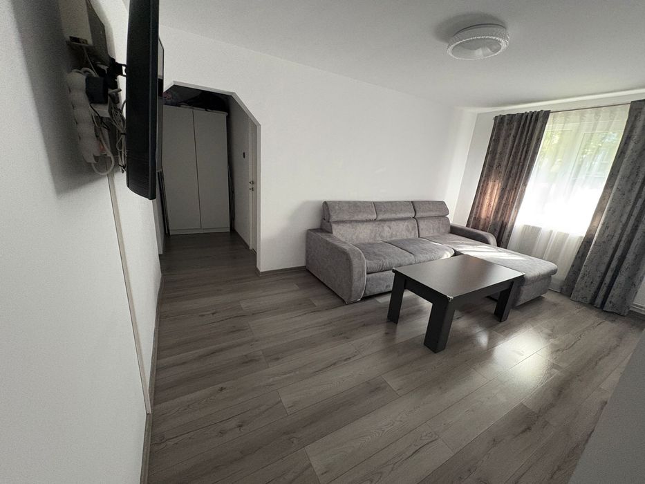Vand apartament 3 camere 58m2 renovst la chiei