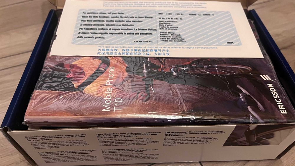 Ericsson T10, nou, toate accesoriile.